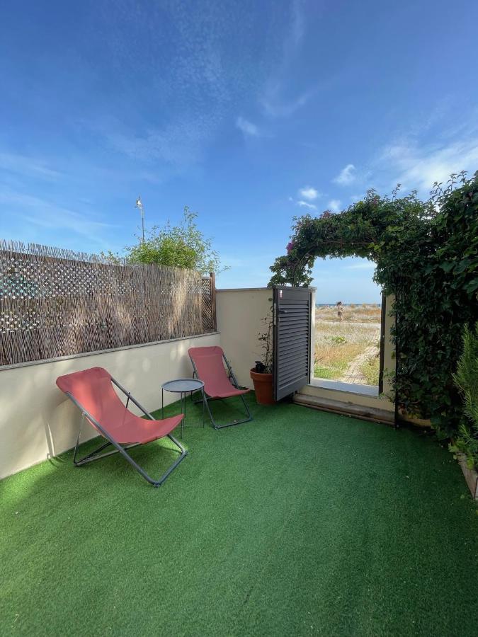 Beach Flat With Garden Castelldefels Exterior foto