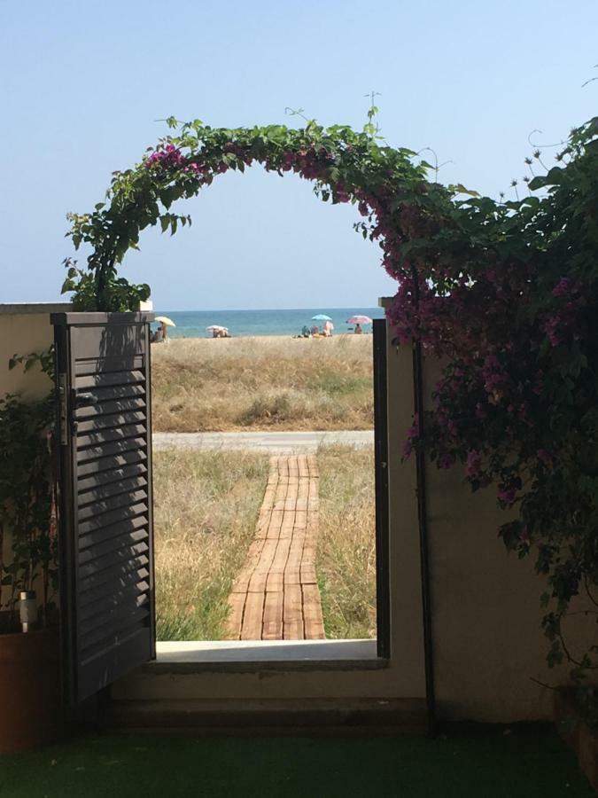 Beach Flat With Garden Castelldefels Exterior foto